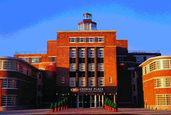 exterior of the crowne plaza liverpool liverpool off airport hotels