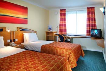 holiday inn express luton holiday inn express luton twin room