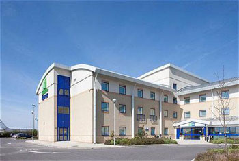 Stay in a Cardiff airport hotel Stay at a hotel at Cardiff airport