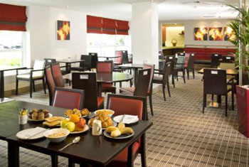 Enjoy a free breakfast at the Holiday Inn Express Glasgow airport Holiday Inn Express' free breakfast